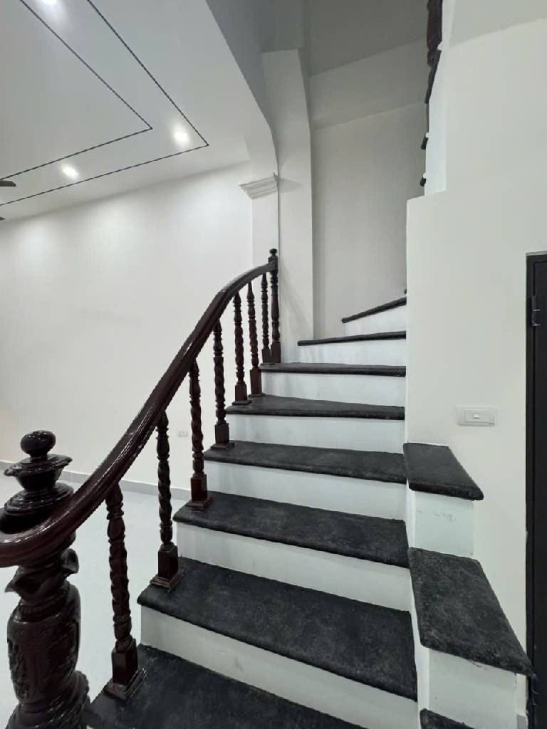 Bán Nhà Đường Chiến Thắng, Ô Tô Cách Nhà 10m, 38M2, Giá Nhỉnh 7 Tỷ, Sỏ Đỏ Đẹp Keng